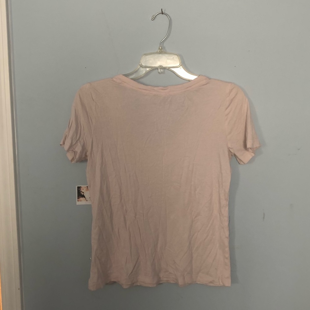 pink v-neck t-shirt - Picture 4 of 4